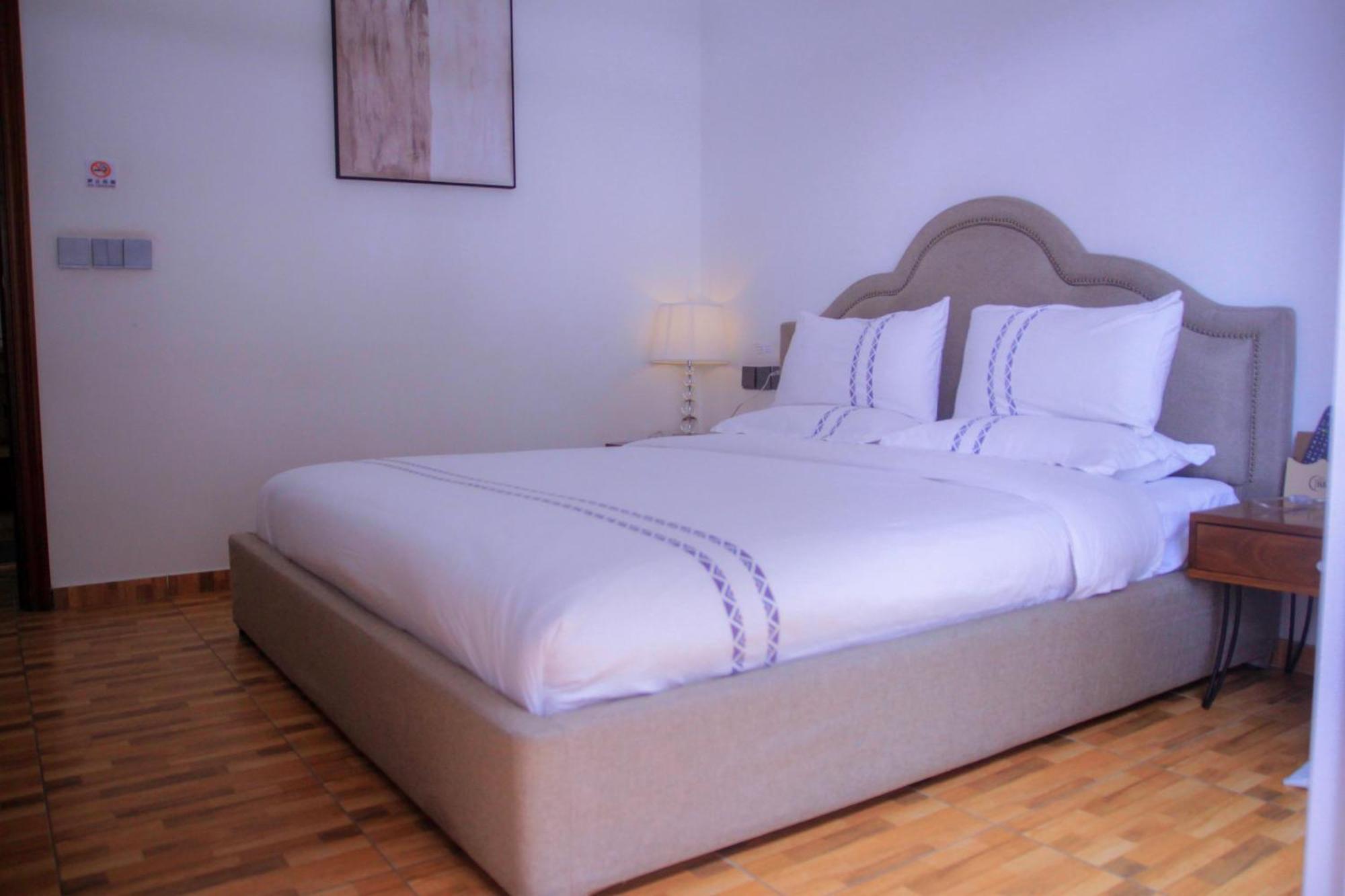 H&H Hotel Kinshasa Kültér fotó