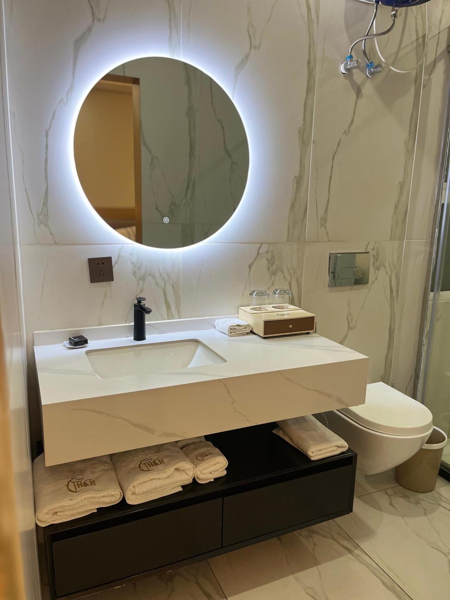 H&H Hotel Kinshasa Kültér fotó