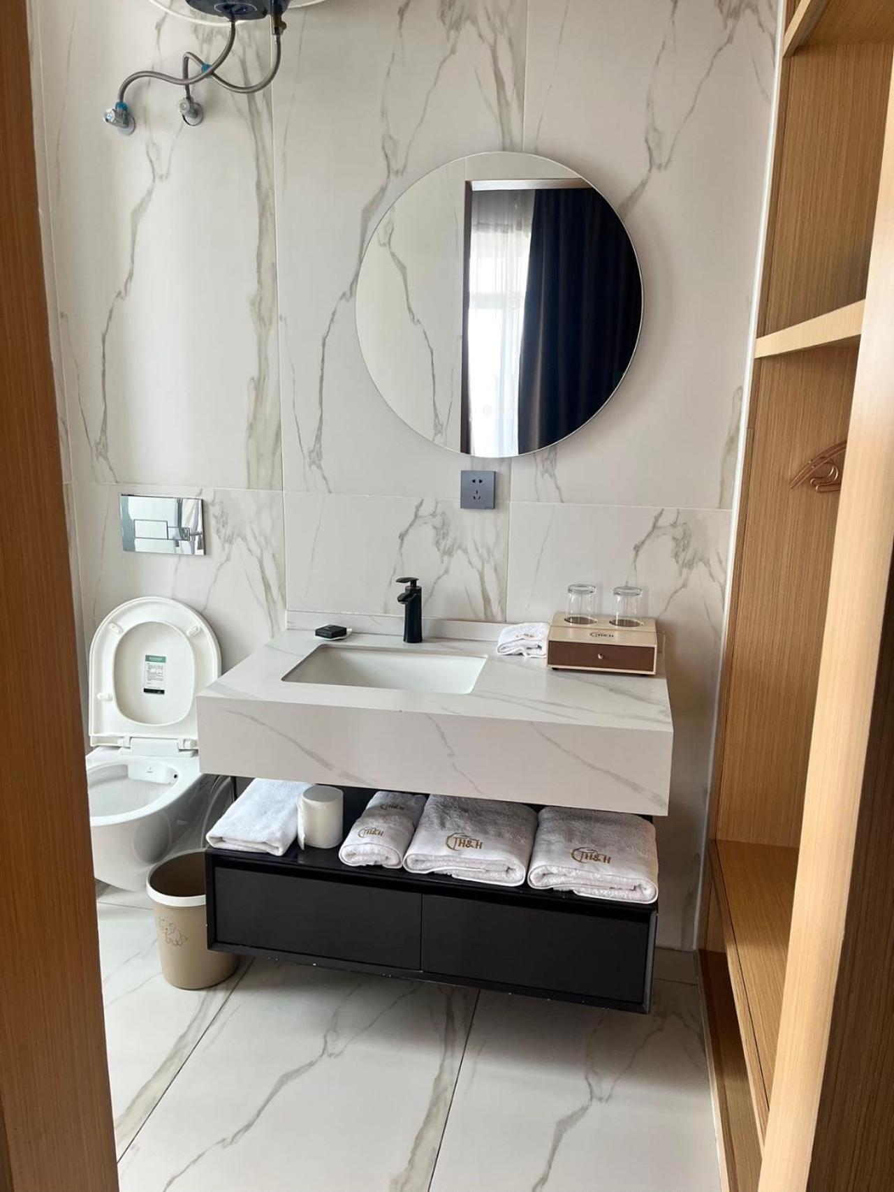 H&H Hotel Kinshasa Kültér fotó